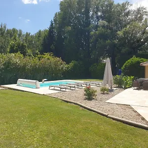 https://la-villa-provenale.fr-provencehotel.com